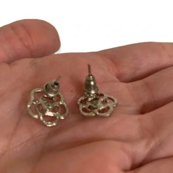 OSFA | Silver Flower Earrings with Faux Diamond Center Stone - Picture 4 of 6